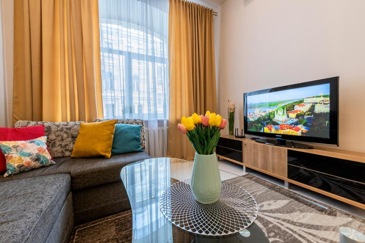 2К Квартира Між Майданом Та Софією Київською Apartamento Exterior foto